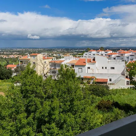 Hillside With Sea View & Fibre Internet